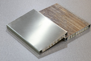 全鋁復(fù)合蜂窩板衛(wèi)生間隔斷2