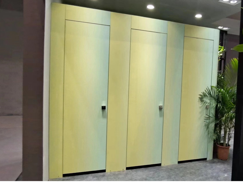 公共衛(wèi)生間隔斷定制指南：打造實(shí)用與美觀并重的空間